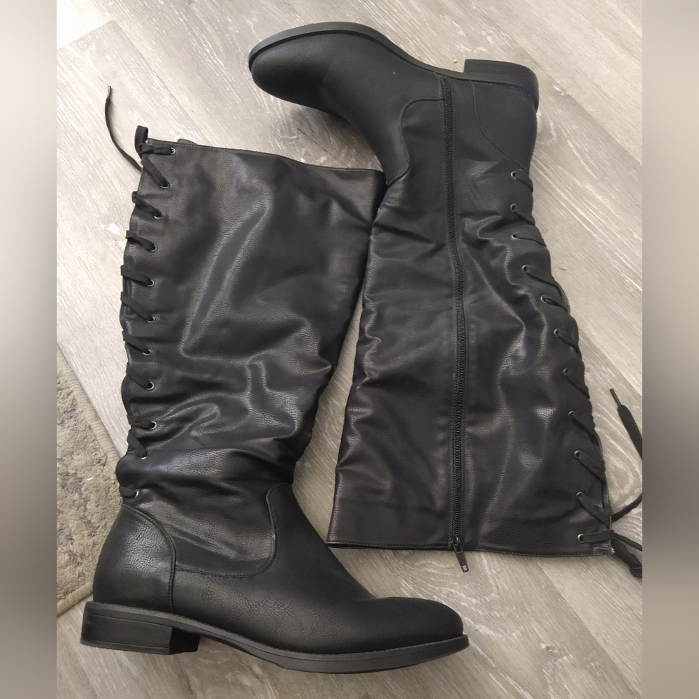 Avenue sz 12W black lace up Sarita boots